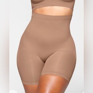 SKIMS High-Waisted Shapewear Shorts - Brown size Small